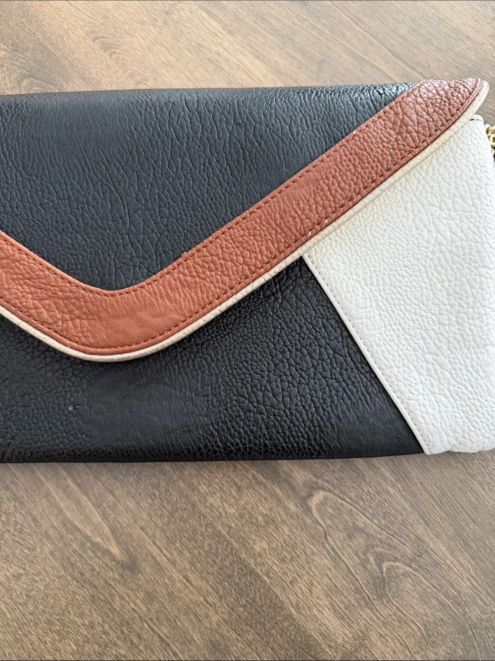 VTG Steve Madden Black, White & Brown Envelope Chain Clutch